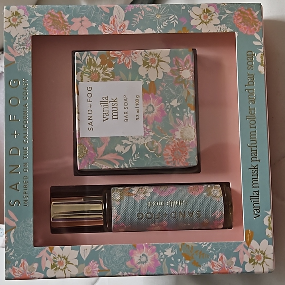 Sand and Fog parfum roller and bar soap Vanilla Musk